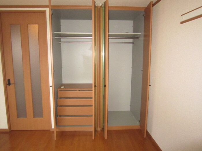 物件内観写真15　(収納)