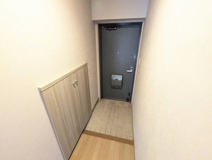 物件内観写真12　(玄関)