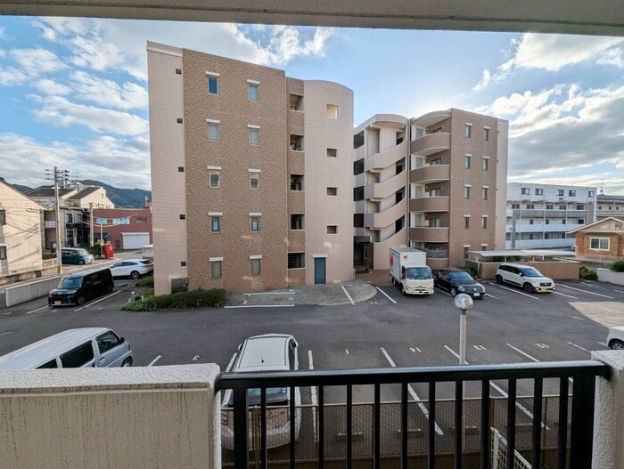 物件内観写真22　(室内からの展望)