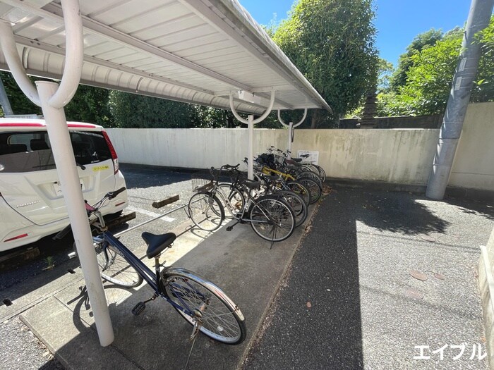 物件外観写真5　(駐輪場)