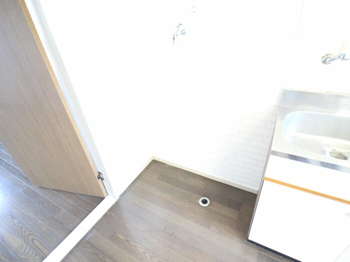 物件内観写真14　(洗濯機置場)