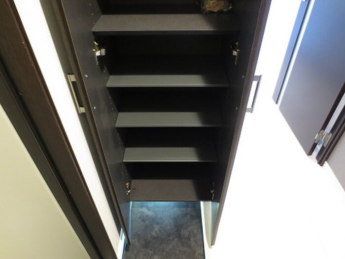 物件内観写真13　(靴箱)