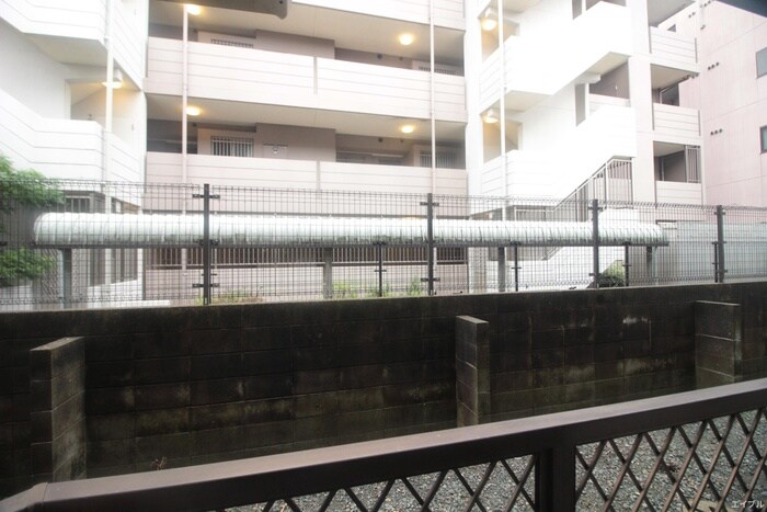 物件内観写真16　(室内からの展望)