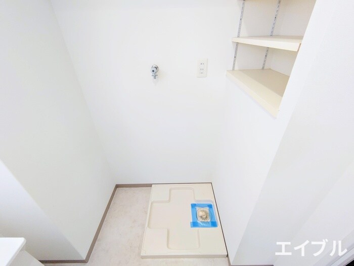 物件内観写真11　(洗濯機置場)