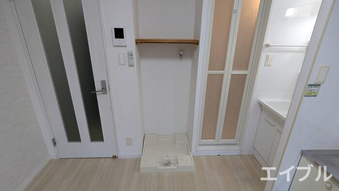 物件内観写真11　(洗濯機置場)