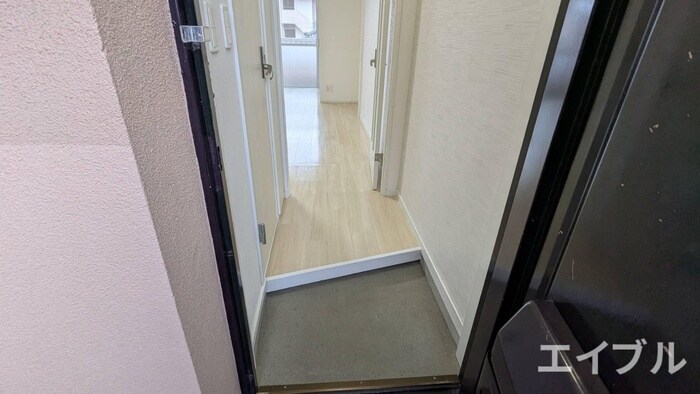物件内観写真16　(玄関)