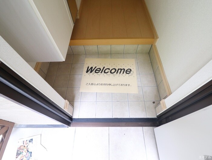 物件内観写真18　(玄関)