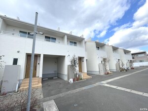 ﾘｴｿﾞﾝ筑紫野ｶﾞｰﾃﾞﾝﾊｳｽ5号棟(506)外観写真