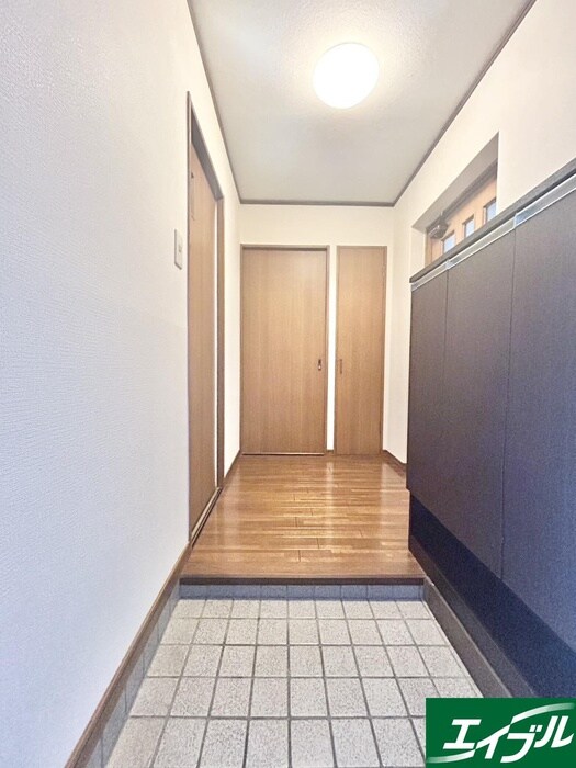 物件内観写真16　(玄関)