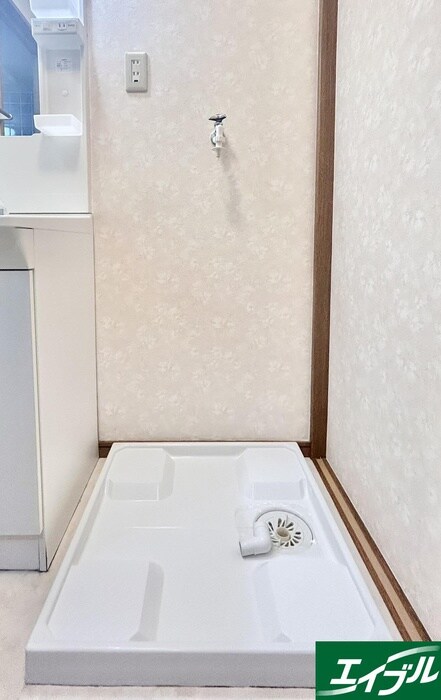 物件内観写真17　(洗濯機置場)