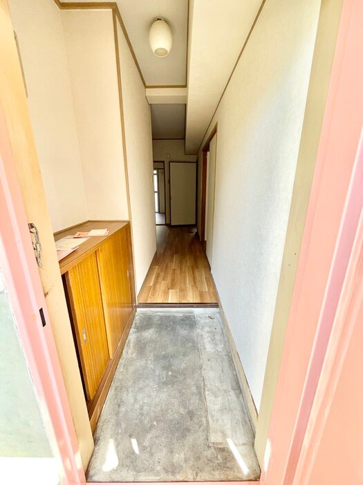 物件内観写真10　(玄関)