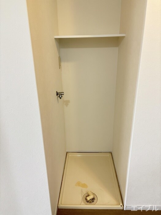 物件内観写真12　(洗濯機置場)