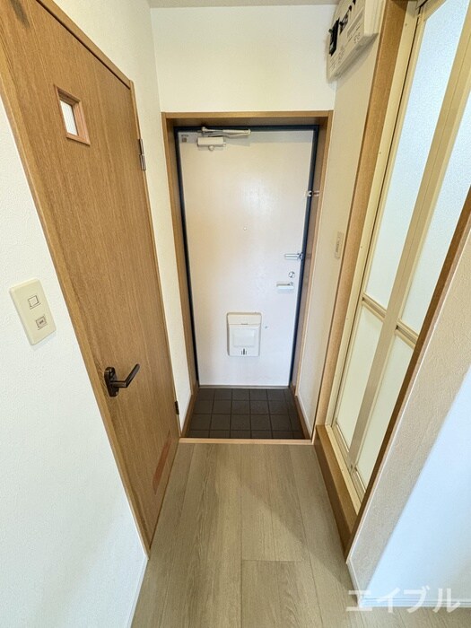 物件内観写真15　(玄関)