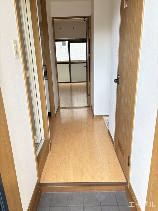 物件内観写真17　(廊下)