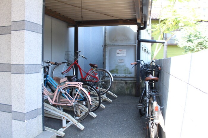 物件外観写真5　(駐輪場)