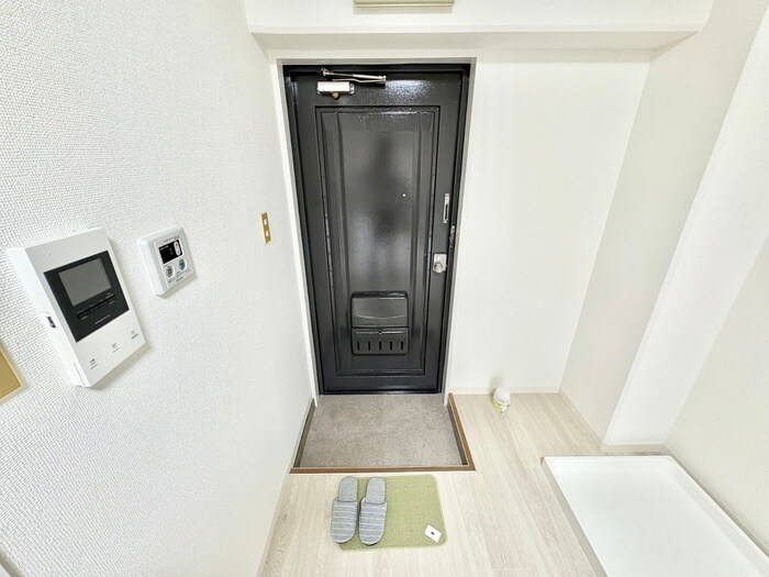 物件内観写真16　(玄関)