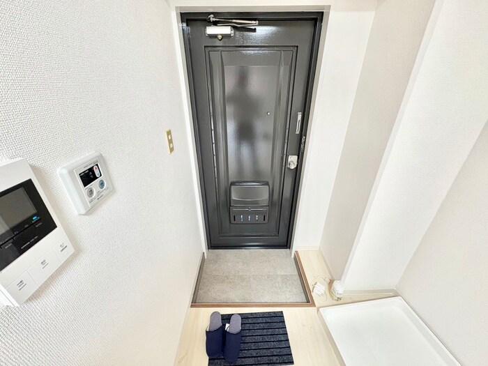 物件内観写真16　(玄関)