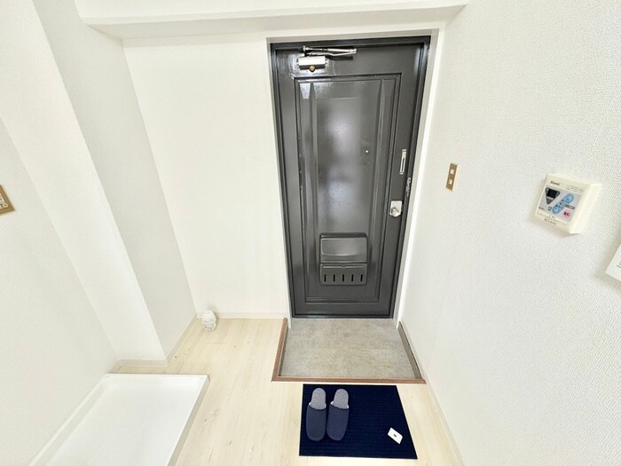 物件内観写真16　(玄関)