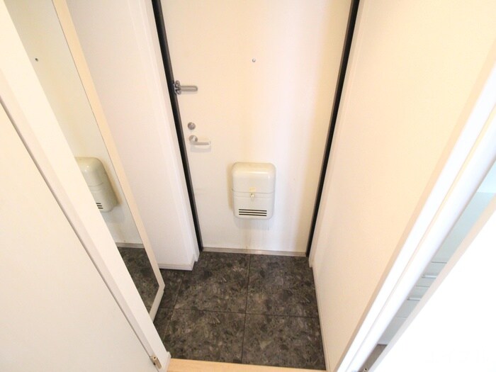 物件内観写真8　(玄関)