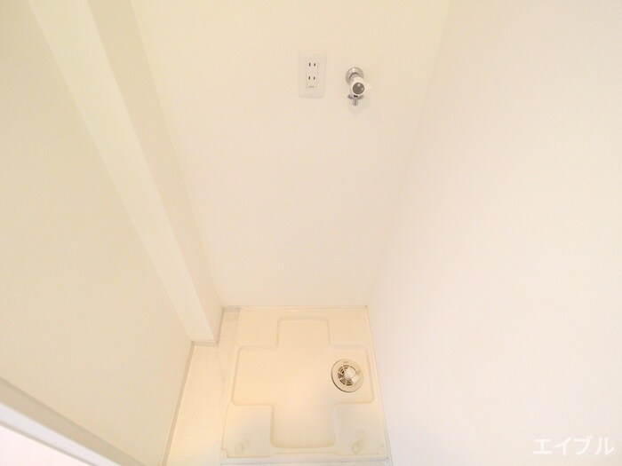 物件内観写真12　(洗濯機置場)