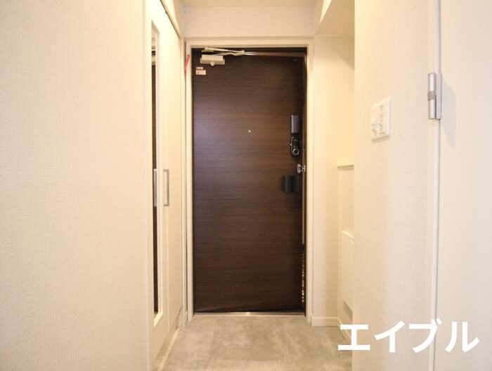 物件内観写真18　(玄関)