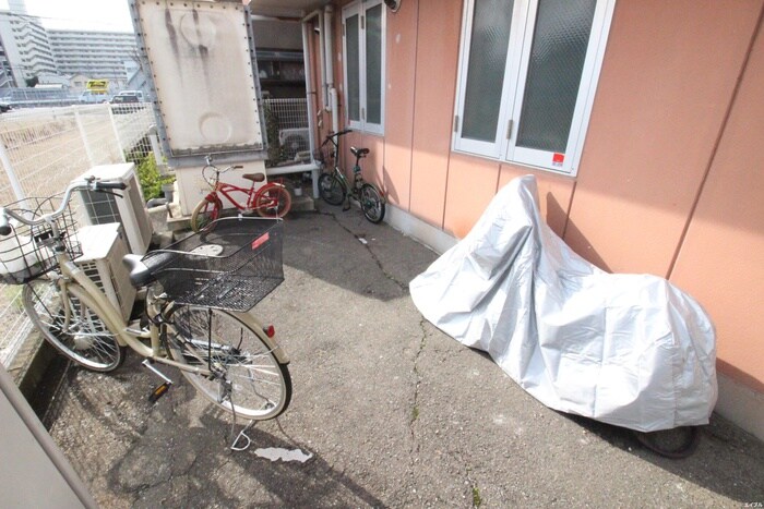 物件外観写真6　(駐輪場)