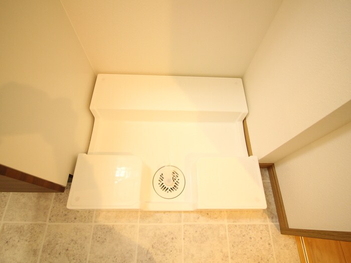 物件内観写真9　(洗濯機置場)