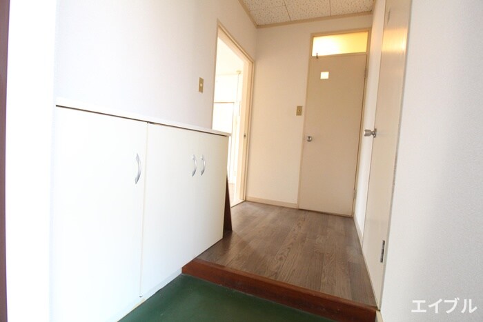 物件内観写真16　(玄関)