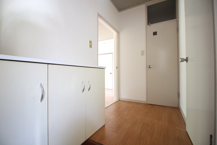 物件内観写真17　(廊下)
