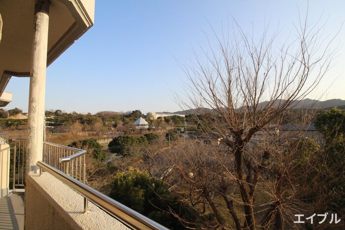 物件内観写真18　(室内からの展望)