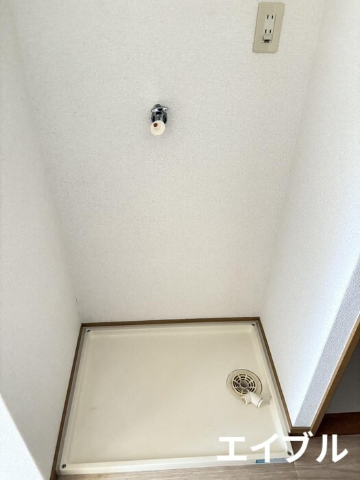 物件内観写真11　(洗濯機置場)