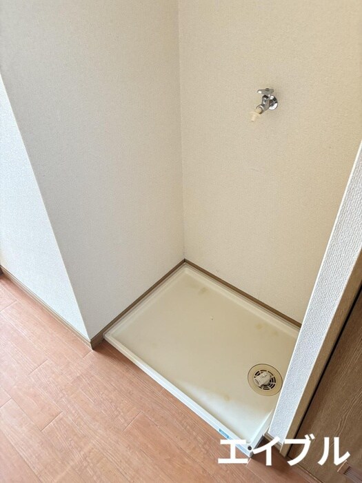 物件内観写真11　(洗濯機置場)