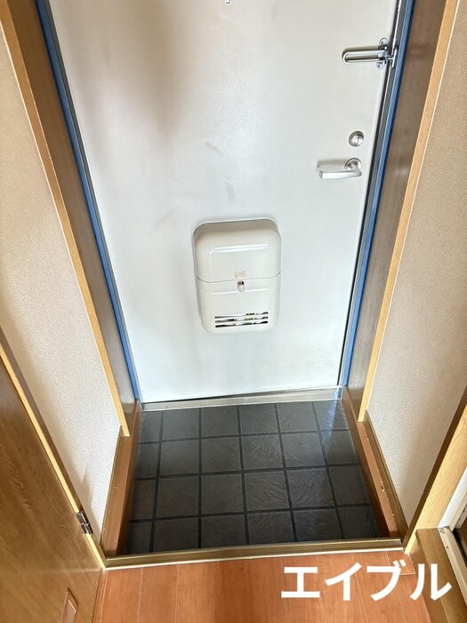 物件内観写真12　(玄関)