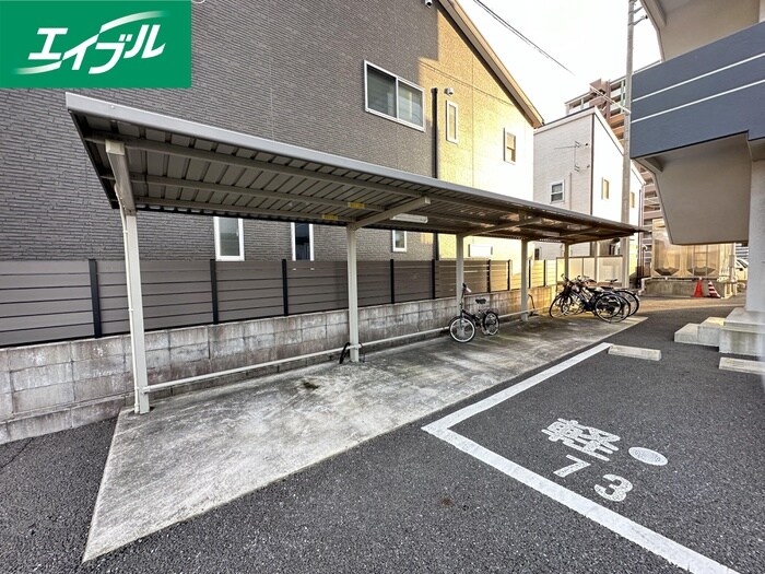 物件外観写真4　(駐輪場)