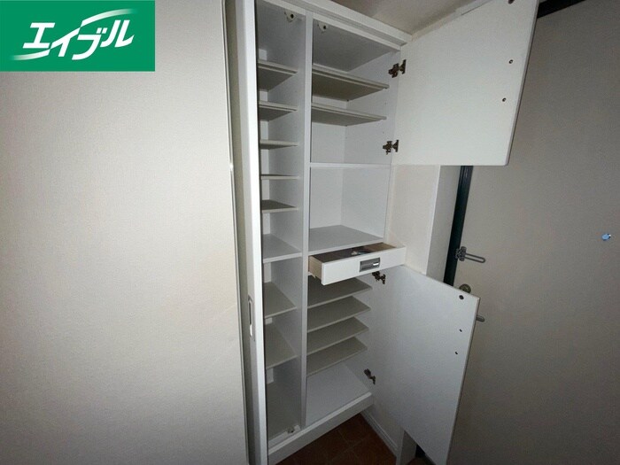 物件内観写真16　(靴箱)