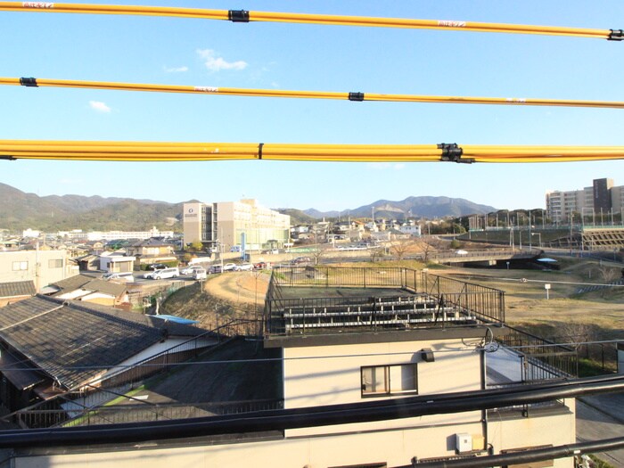 物件内観写真13　(室内からの展望)