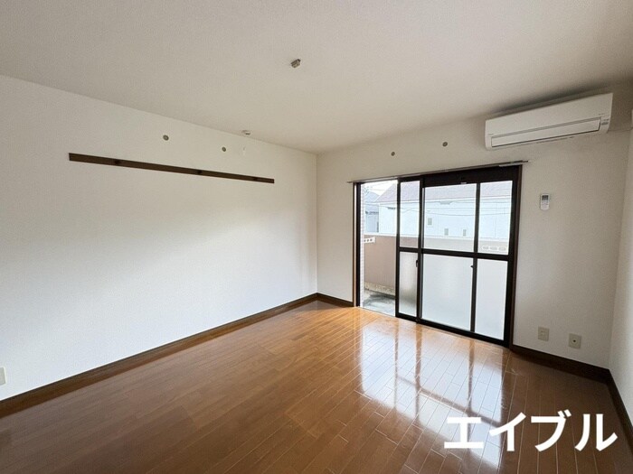 物件内観写真1　(居室)