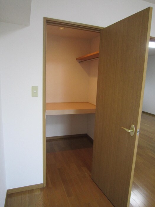 物件内観写真11　(収納)