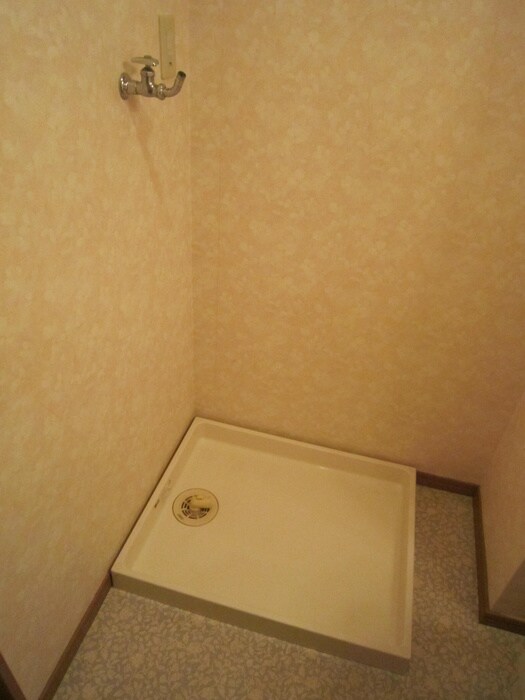 物件内観写真15　(洗濯機置場)