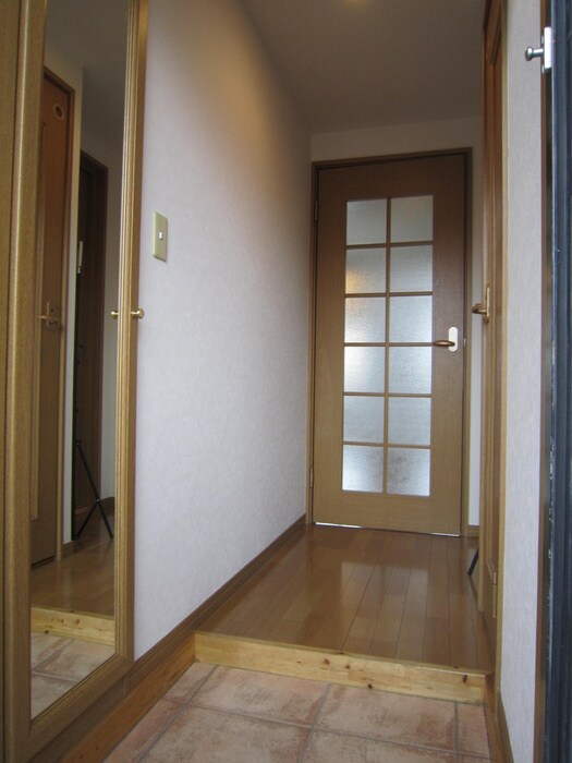 物件内観写真17　(玄関)