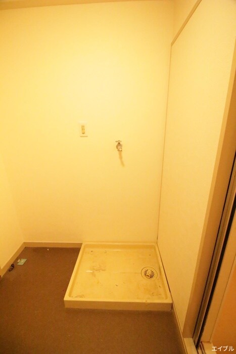 物件内観写真18　(洗濯機置場)