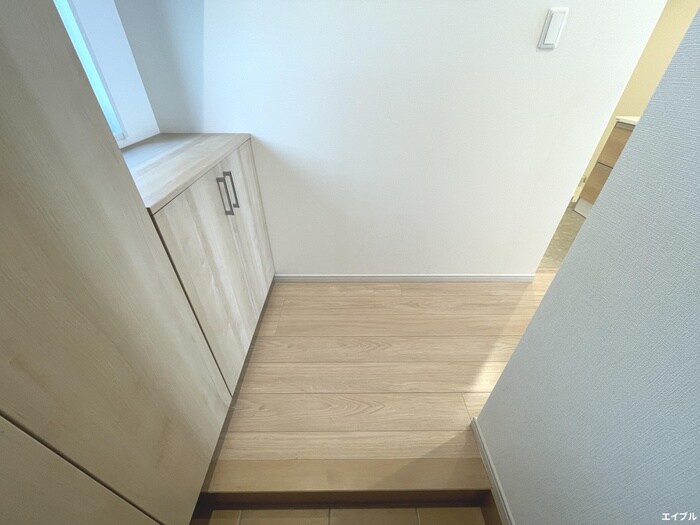 物件内観写真12　(玄関)