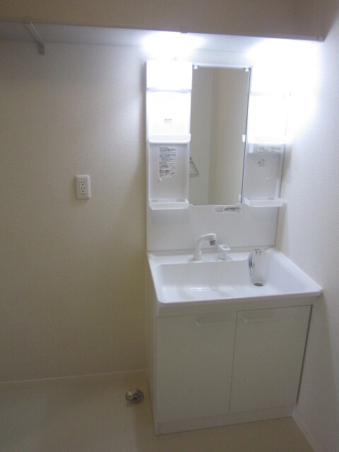 物件内観写真11　(洗面)