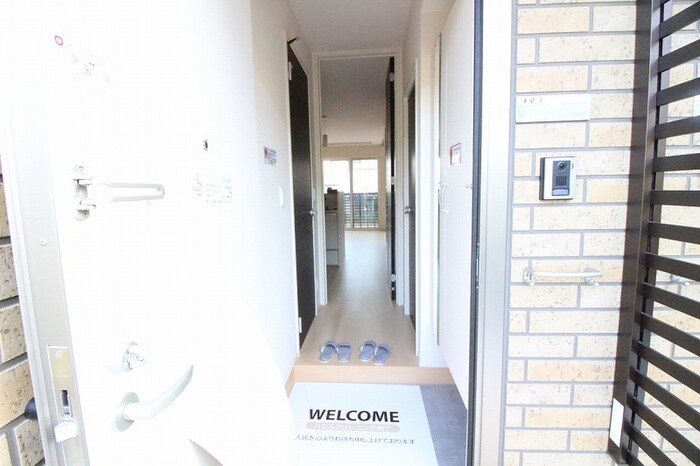 物件内観写真8　(玄関)