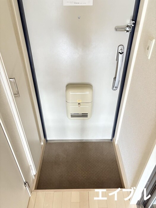 物件内観写真13　(玄関)