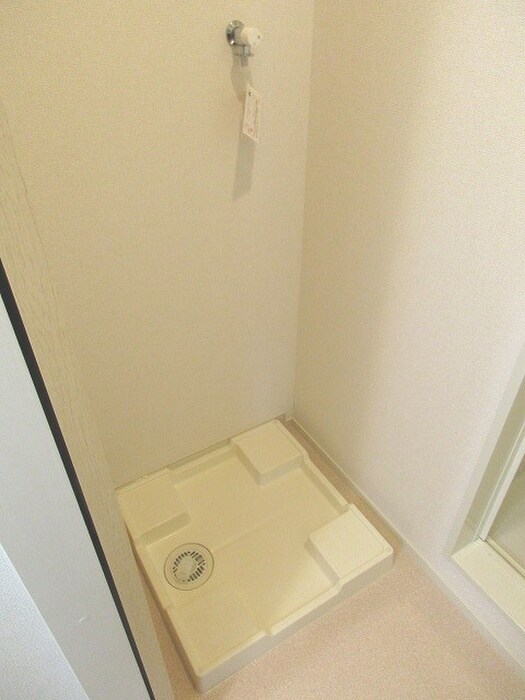 物件内観写真12　(洗濯機置場)