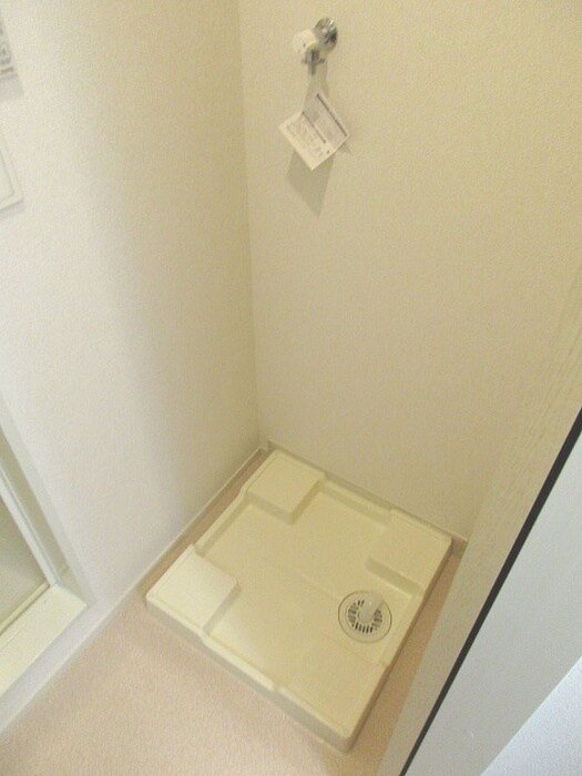 物件内観写真13　(洗濯機置場)