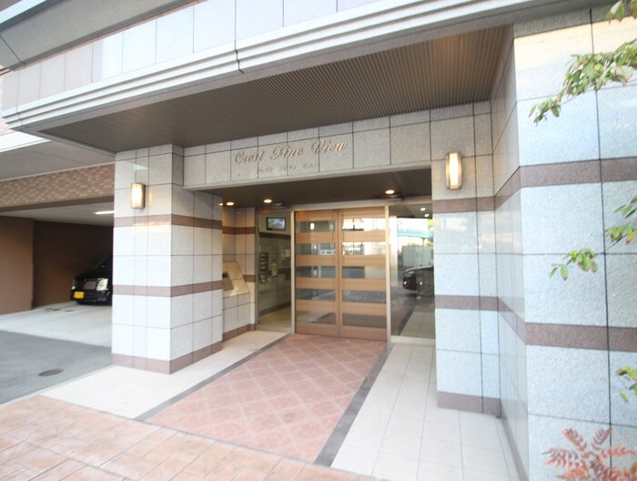 物件外観写真2　(エントランス部分)