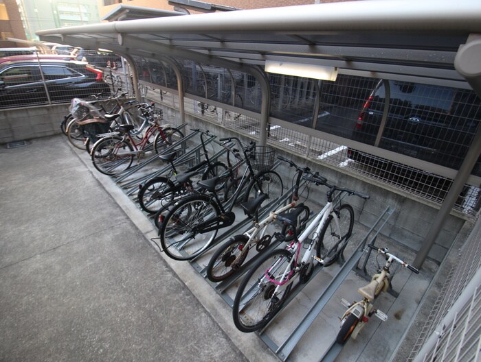 物件外観写真3　(駐輪場)