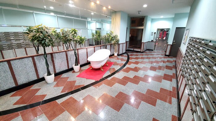 物件外観写真5　(エントランス部分)